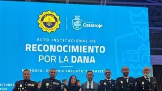 Catarroja homenajea al cuerpo de Policía Local de Teruel por su labor durante la DANA