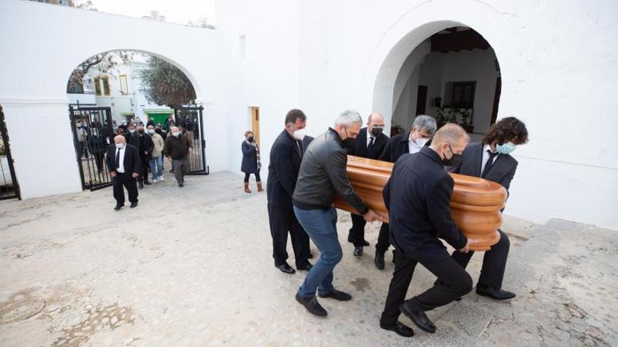 Entrada del féreto a la iglesia de Sant Antoni