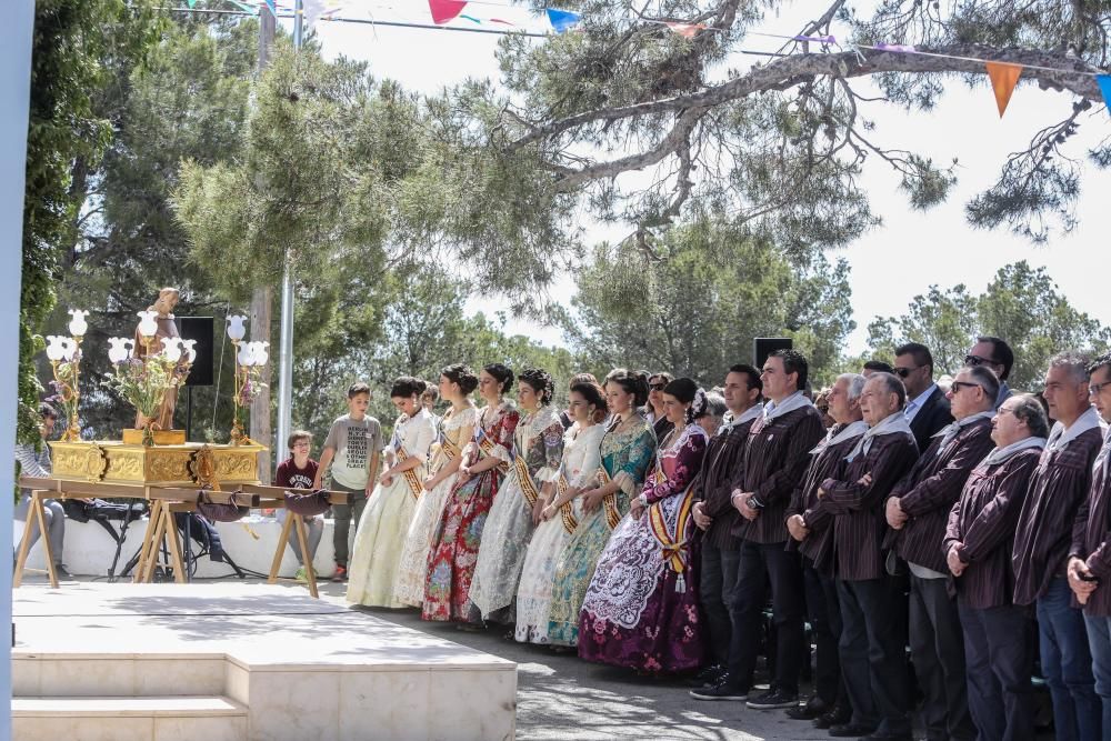 Sant Vicent une a tres pueblos