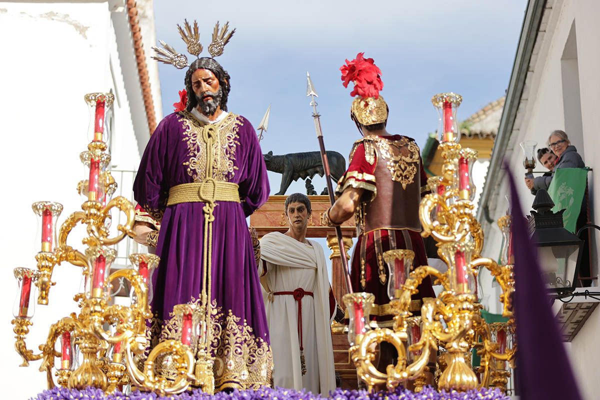 La estación de penitencia de la Sangre, en imágenes