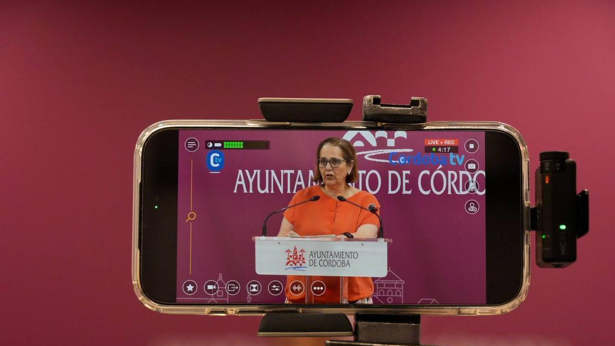 La presidenta del Imdeec, Blanca Torrent, en su comparecencia de prensa.