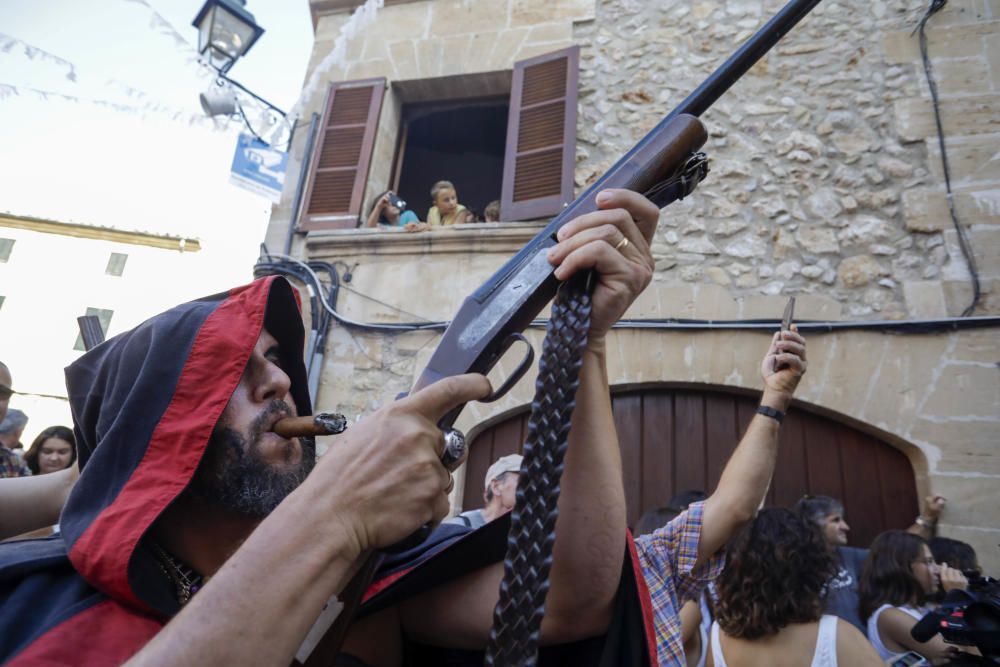 Pollença gana la batalla de la igualdad en los moros y cristianos