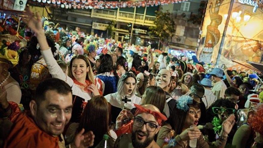 Los vecinos del centro de Santa Cruz se niegan a una noche más de baile