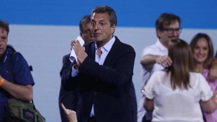 Sergio Massa reconoce su derrota y felicita al nuevo presidente argentino Javier Milei