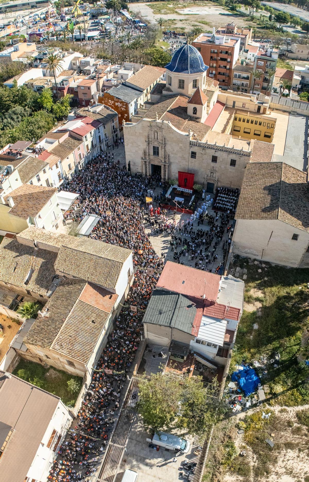 La romería a la Santa Faz marca el pulso de la ciudad de Alicante