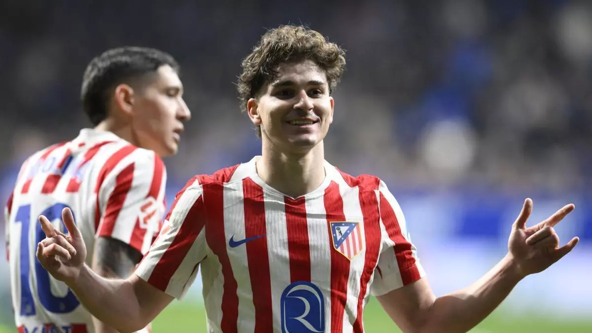 Julián Álvarez evita el tropiezo del Atlético en Oviedo