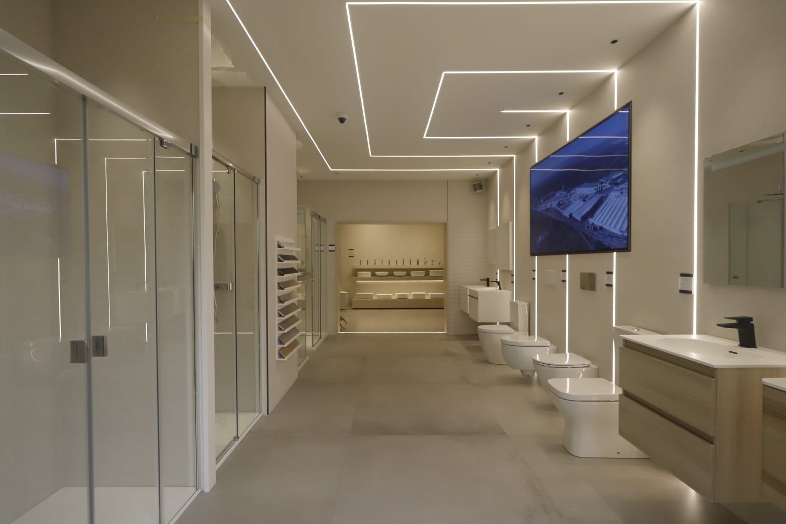 La inauguración de la nueva tienda de Porcelanosa en València