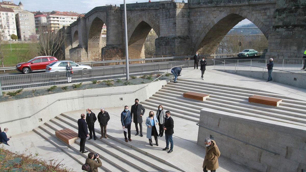 Aspecto de la obra realizada en este entorno del Puente Romano, al lado de capilla de Os Remedios.   | // IÑAKI OSORIO