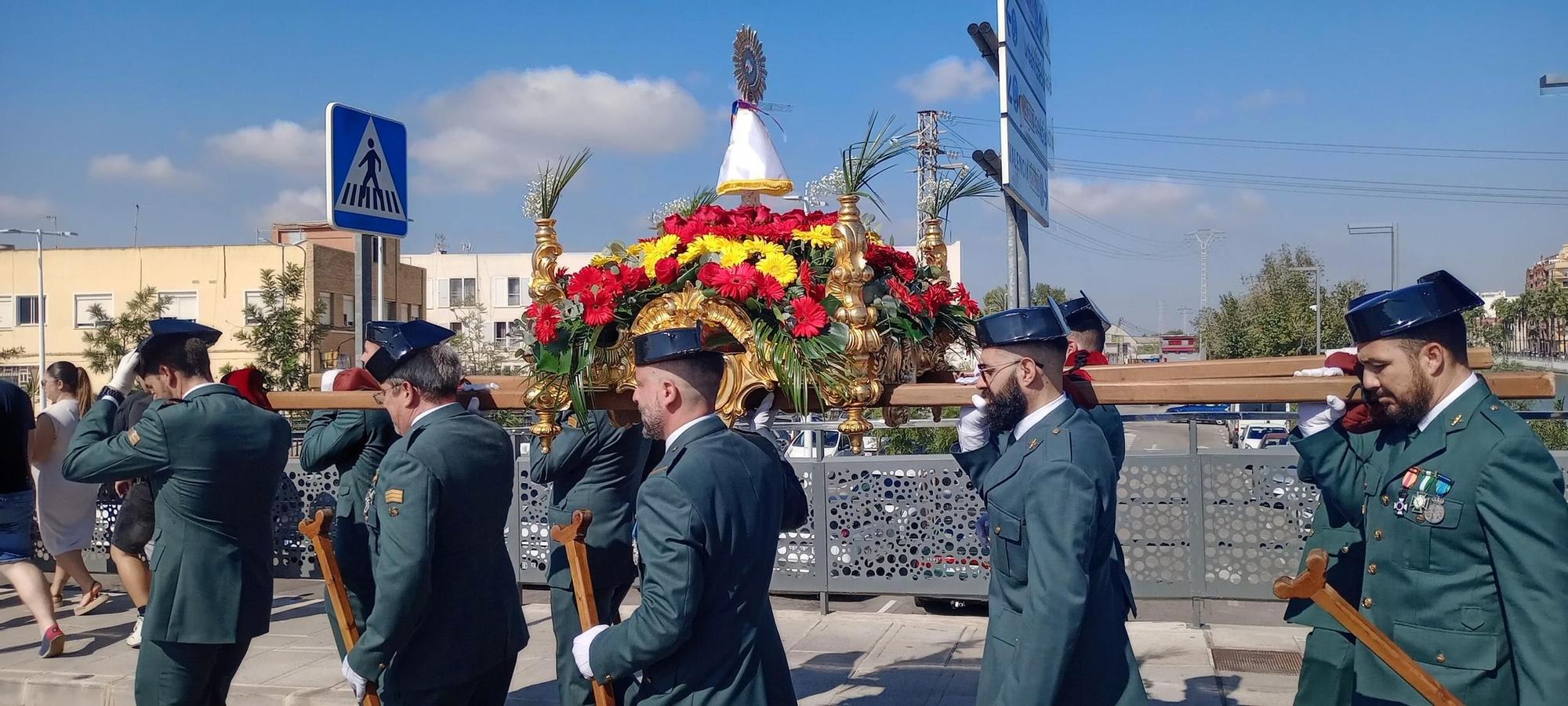 La Ribera se vuelca con la Guardia Civil el día de su patrona