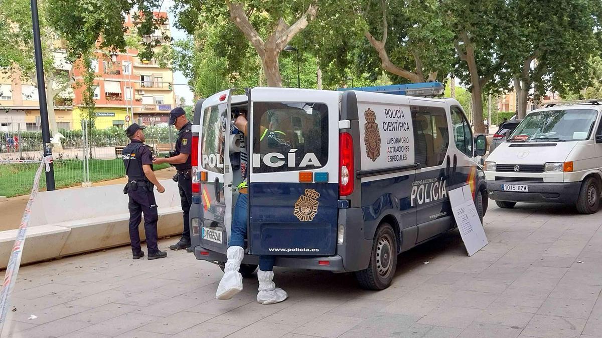 Agentes de la Policía Nacional, en Algemesí, en una imagen de archivo.