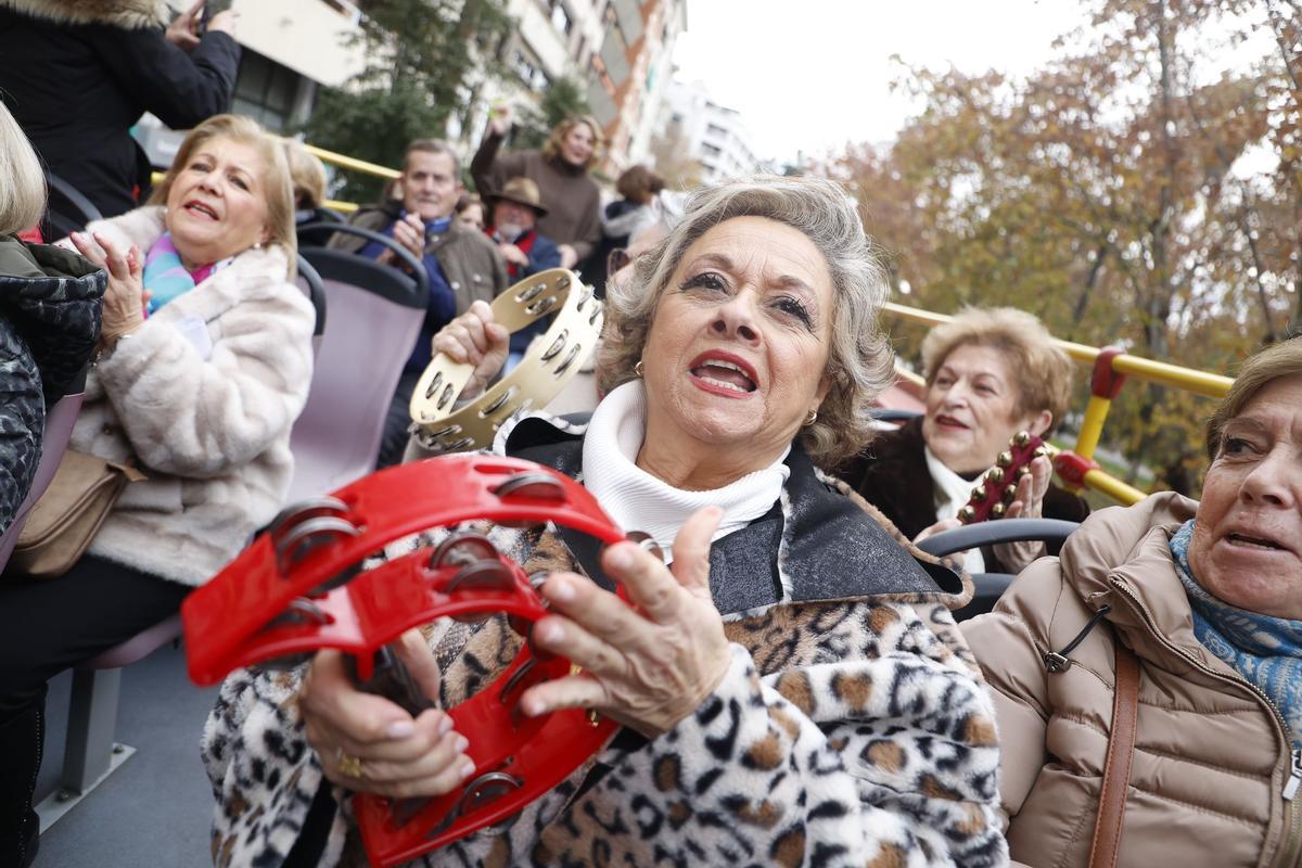 Los mayores llenan la ciudad de villancicos