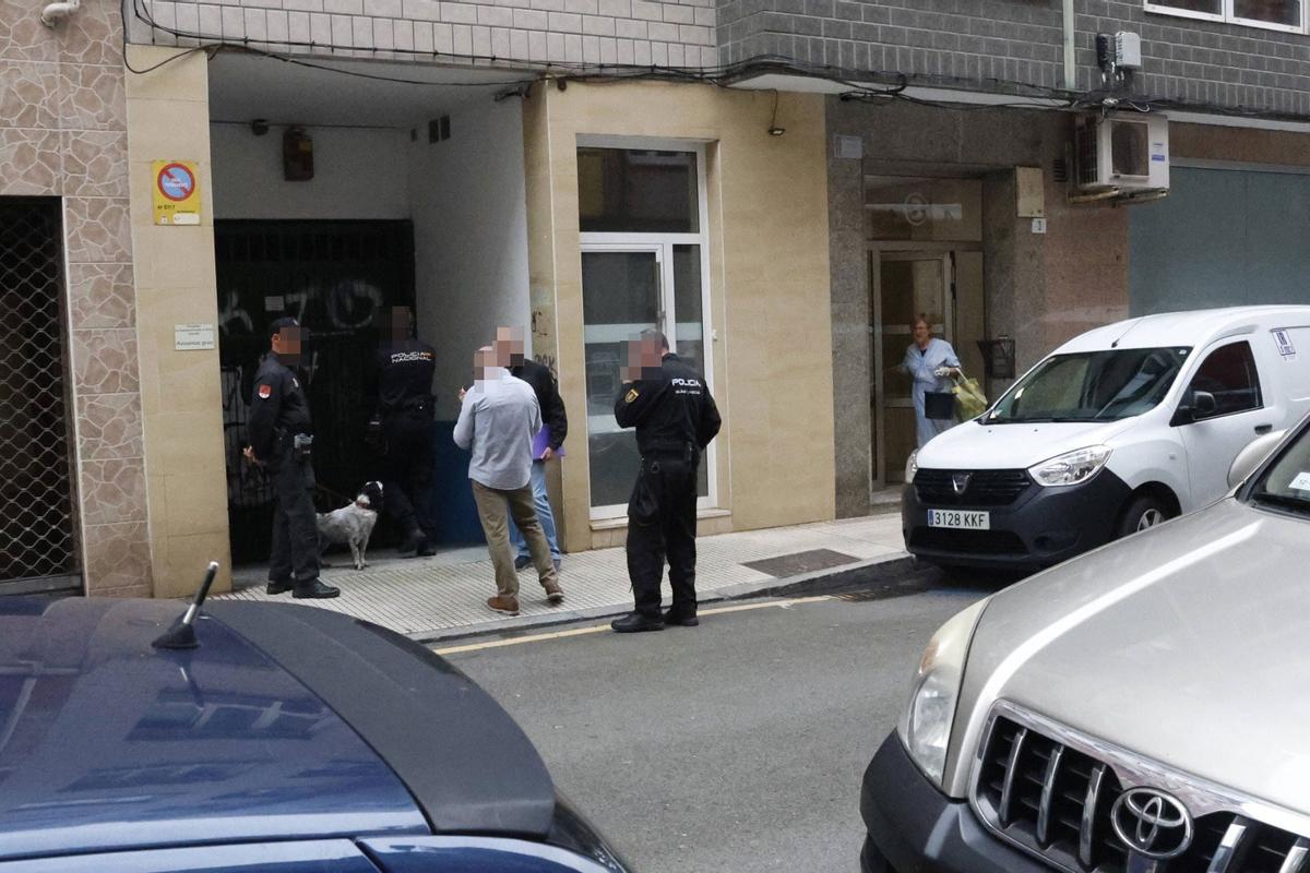 En imágenes: espectacular redada policial contra el tráfico de armas en Gijón