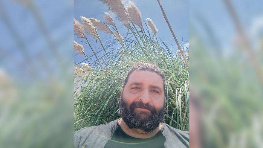 El Hombre del Bosque explica la problemática de una planta a la que le tiene «mucha manía»: el 'plumacho'