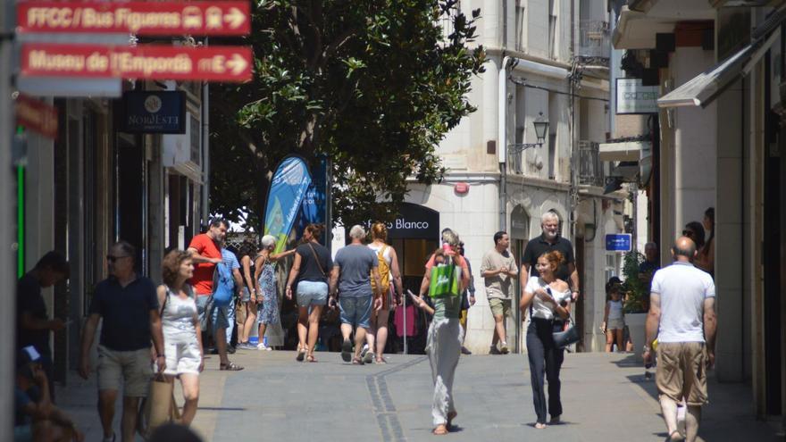 Una imatge dels carrers del centre de Figueres d’aquest estiu.