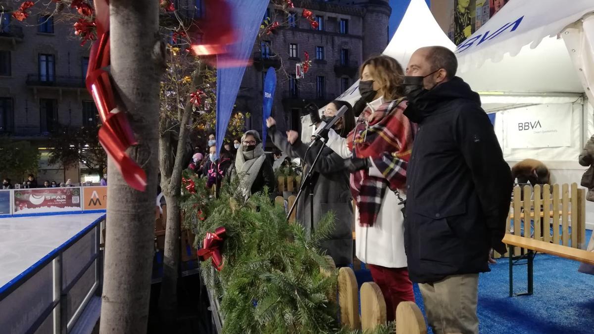 Acte d'encesa dels llums de Nadal a Sant Domènech, amb la presència de l'alcalde de Manresa, Marc Aloy