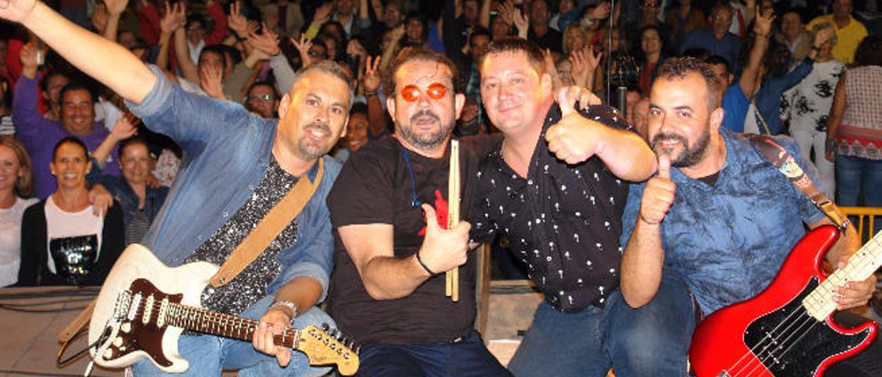 Carmelo Pérez (guitarra), Julio Santana (batería), Óscar López (voz) y José Luis Martín (bajo) el pasado 9 de julio.