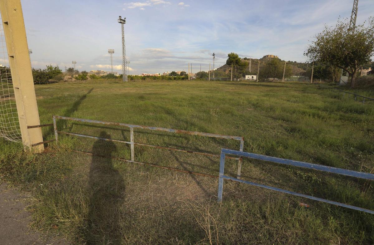 Imagen de archivo del campo de fútbol 8 de Xulla que ya ha sido resembrado.