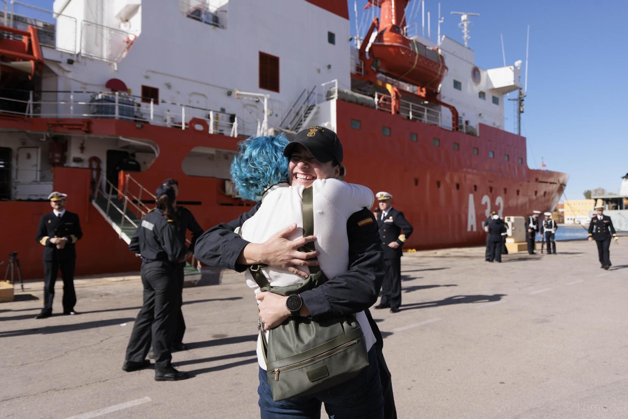 Las imágenes de la despedida del buque Hespérides en Cartagena