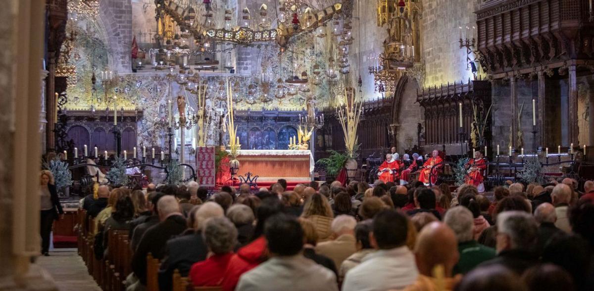 Misa del Ram | El templo estaba abarrotado de fieles.