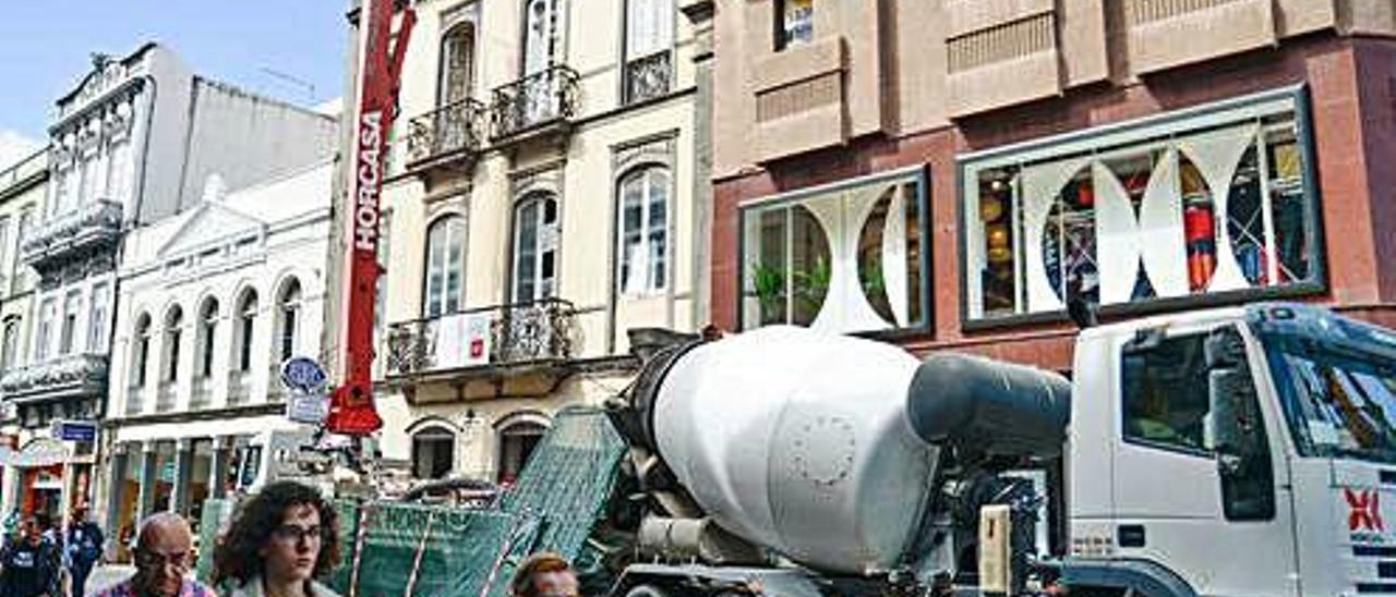 La restauración del edificio que albergó  la librería Rexachs respetará los espejos