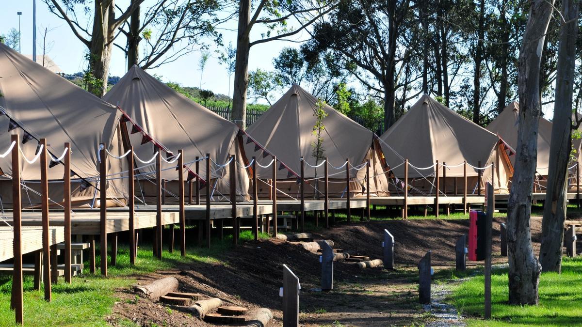 La instalaciones del camping de la isla de Ons.