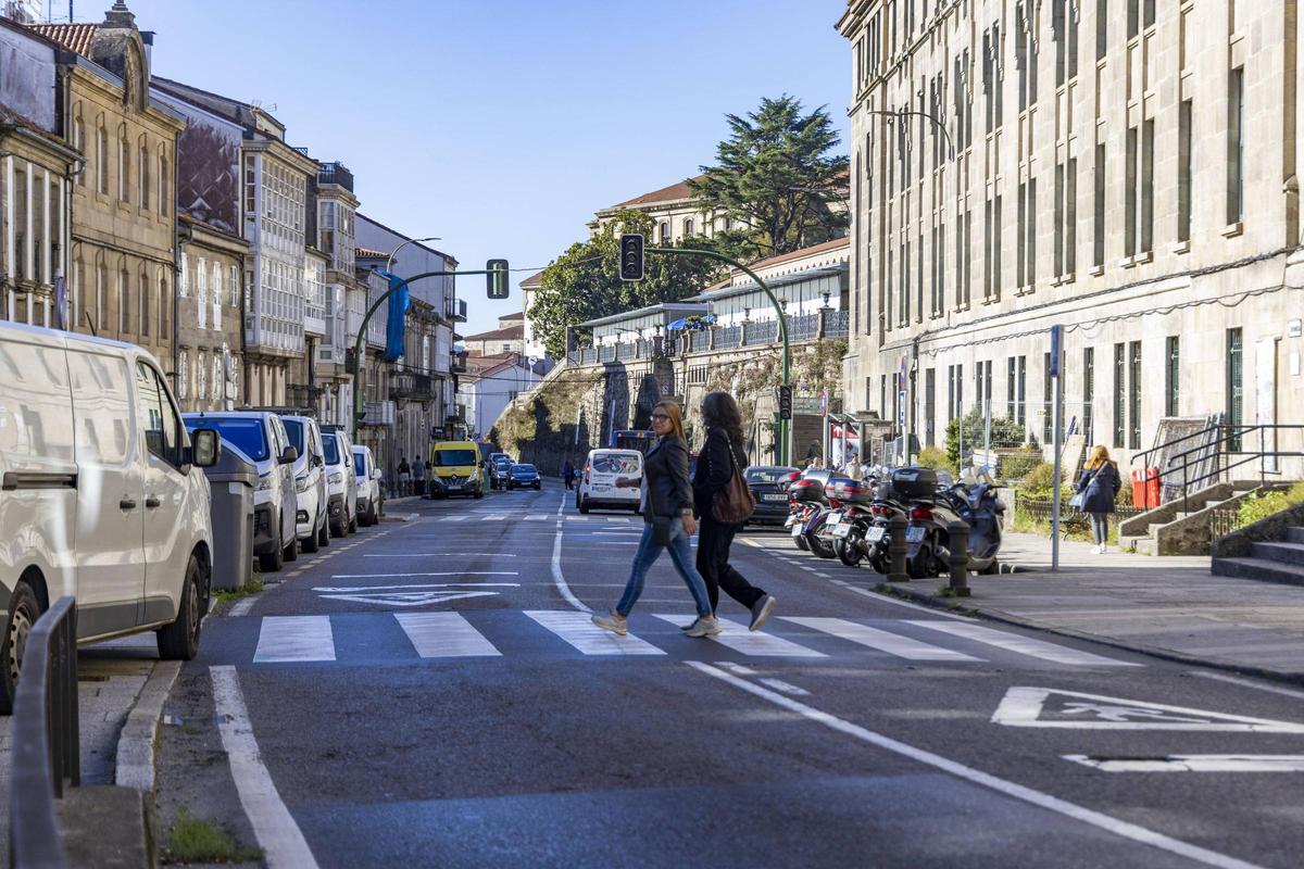 Un tramo de Virxe da Cerca, la calle principal de las que forman el conector central de la ciudad