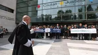 Abogados y procuradores piden el fin de la huelga de los funcionarios de Justicia en València