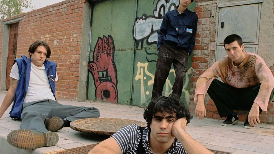 Diego Ibáñez (en primer plano, centro), con el resto integrantes de Carolina Durante.