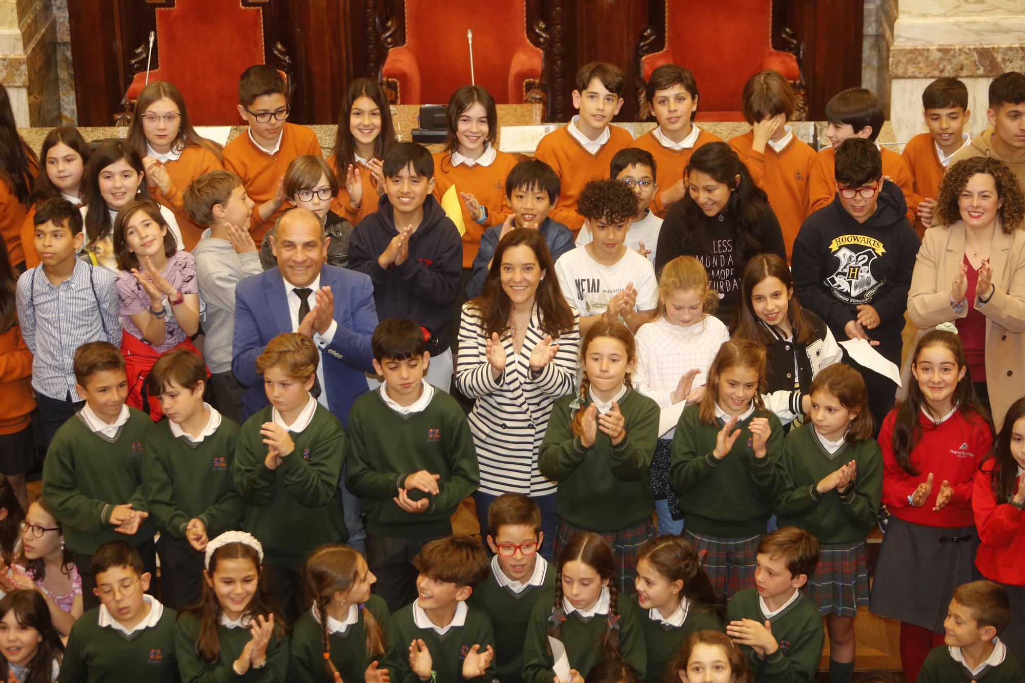 Recepción en María Pita al alumnado de Proyecto Semente