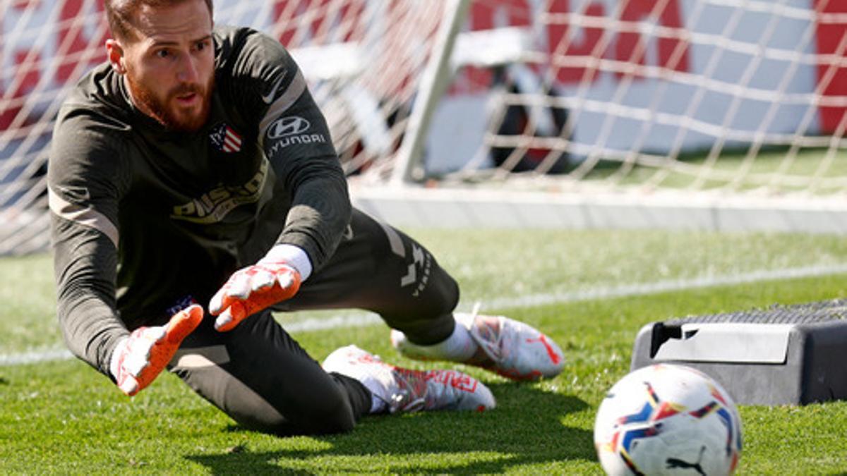 El Atlético de Madrid entrena con la mente puesta en el Huesca