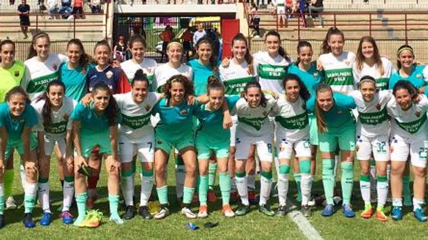 Diego García con toda la plantilla del Elche CF Femenino