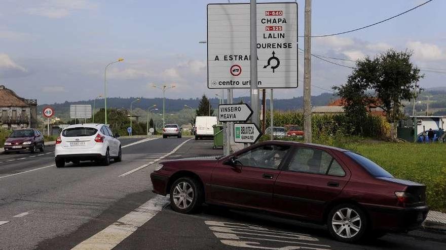 Imagen de archivo del cruce de la N-640 con el vial a Meavía por Cereixo. // Bernabé / Javier Lalín