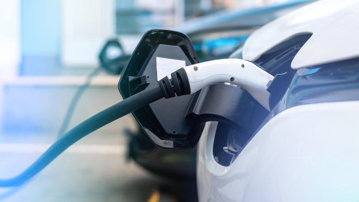 Cargar un coche eléctrico