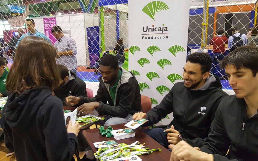 La plantilla del Unicaja visita el MIMA