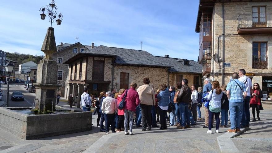 Turistas en Puebla de Sanabria