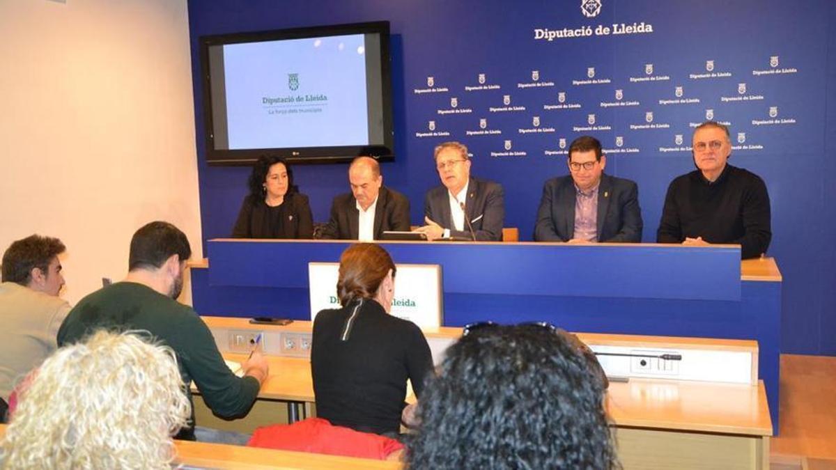 Alcaldes y sindicatos de Lleida piden una regulación urgente de los pisos turísticos