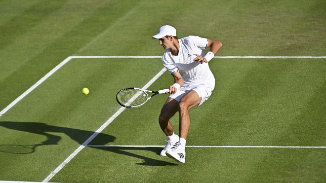 Jódar se condena a base de errores y se despide de Wimbledon