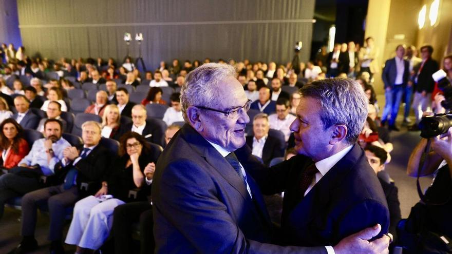 El sector nacional del transporte encumbra a Ovidio de la Roza y exige "más inversión en infraestructuras"
