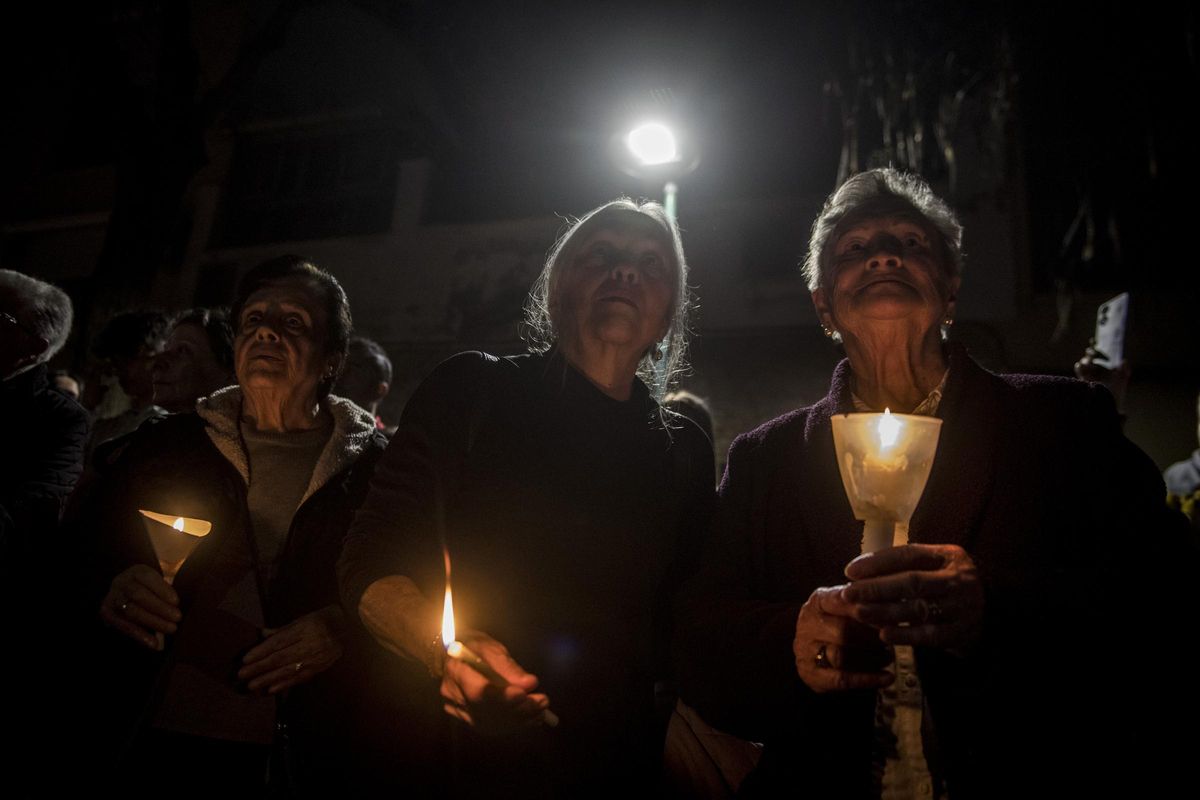 Los vecinos se sumaron al vía crucis de la cofradía del Humilladero.