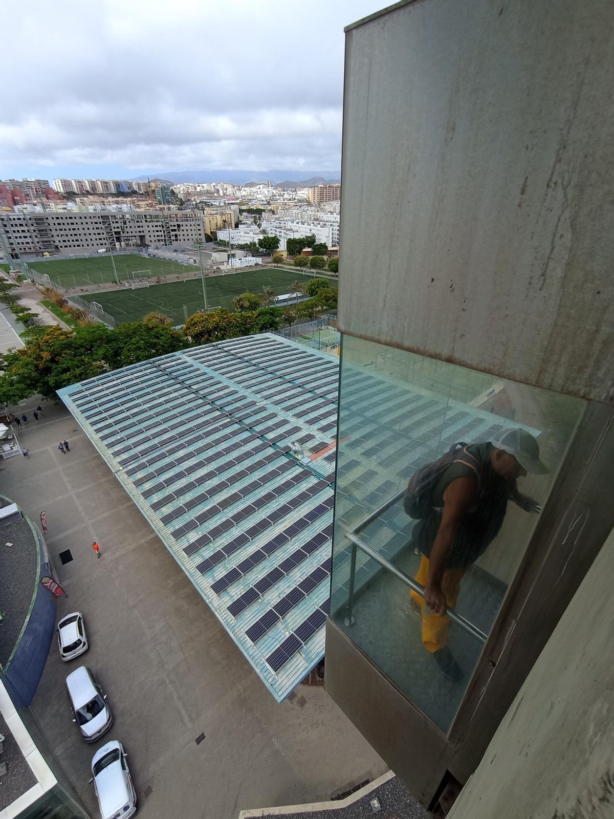 El Ayuntamiento pone en marcha el ascensor panorámico del parque de Las Rehoyas.