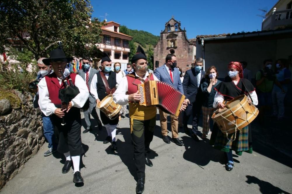 Homenaje al general Rafael del Riego en Tuña (Tineo).