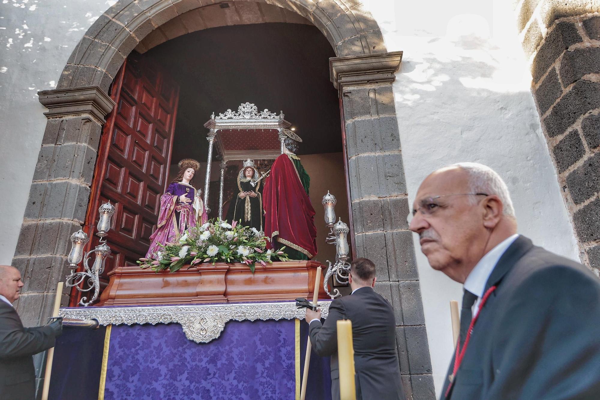 Procesión del paso de la Dolorosa, San Juan y la Magdalena del convento de Las Claras al Santuario del Cristo