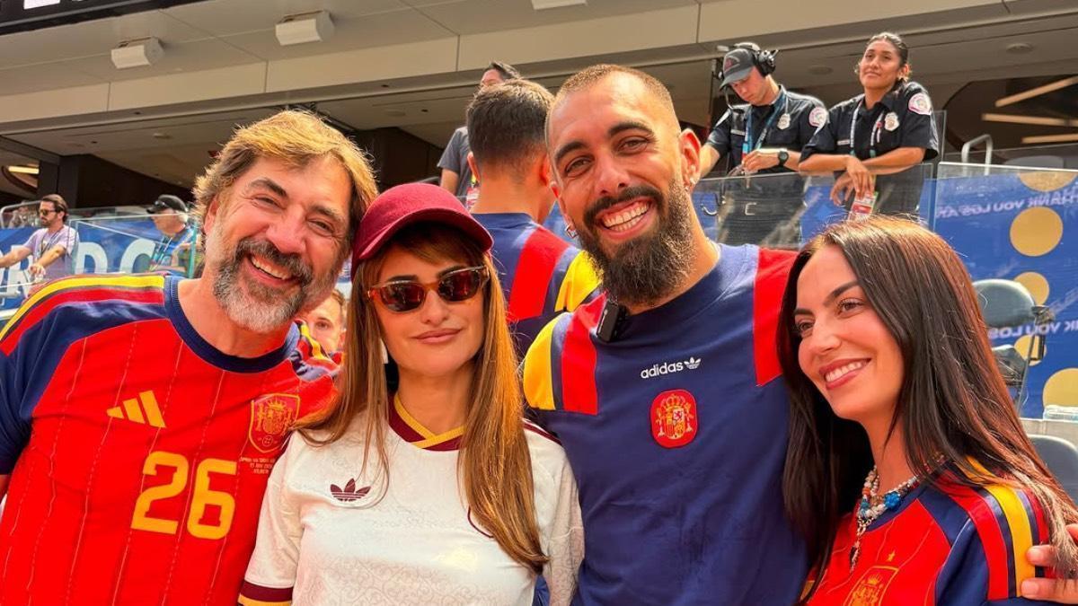 Penélope Cruz, Jarvier Bardem, María Valero y Borja Iglesias