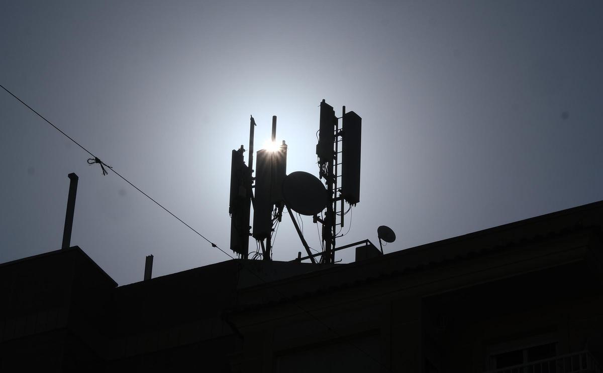 Antena de telefonía donde se instalará tecnología 5G para Santa Pola