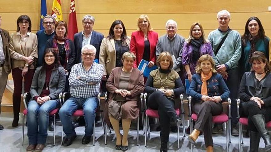 Los miembros del Consejo Regional de Servicios Sociales, que se reunió en Murcia la semana pasada.
