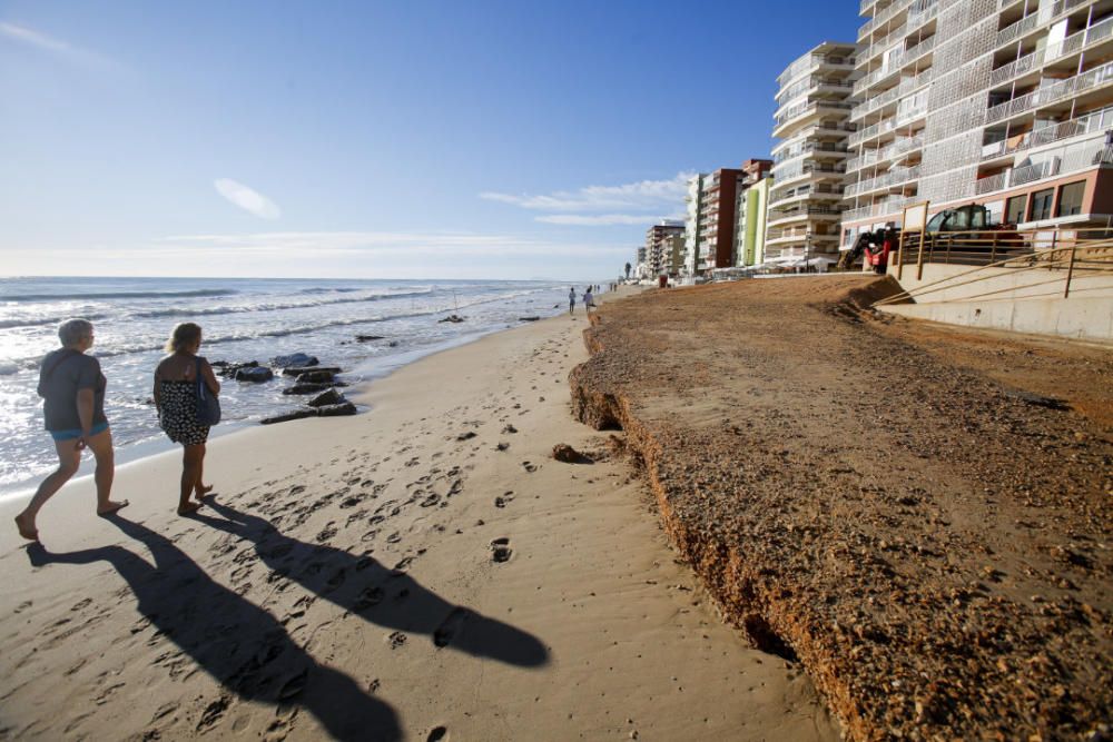 La tormenta destroza y engulle las playas de Valencia