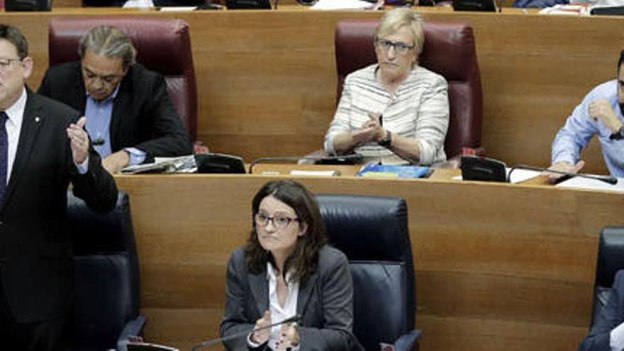 El president de la Generalitat, Ximo Puig,durante el pleno de Les Corts.