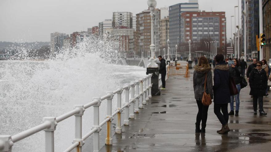 Asturias mañana en alerta naranja por fenómenos costeros y amarilla por nieve