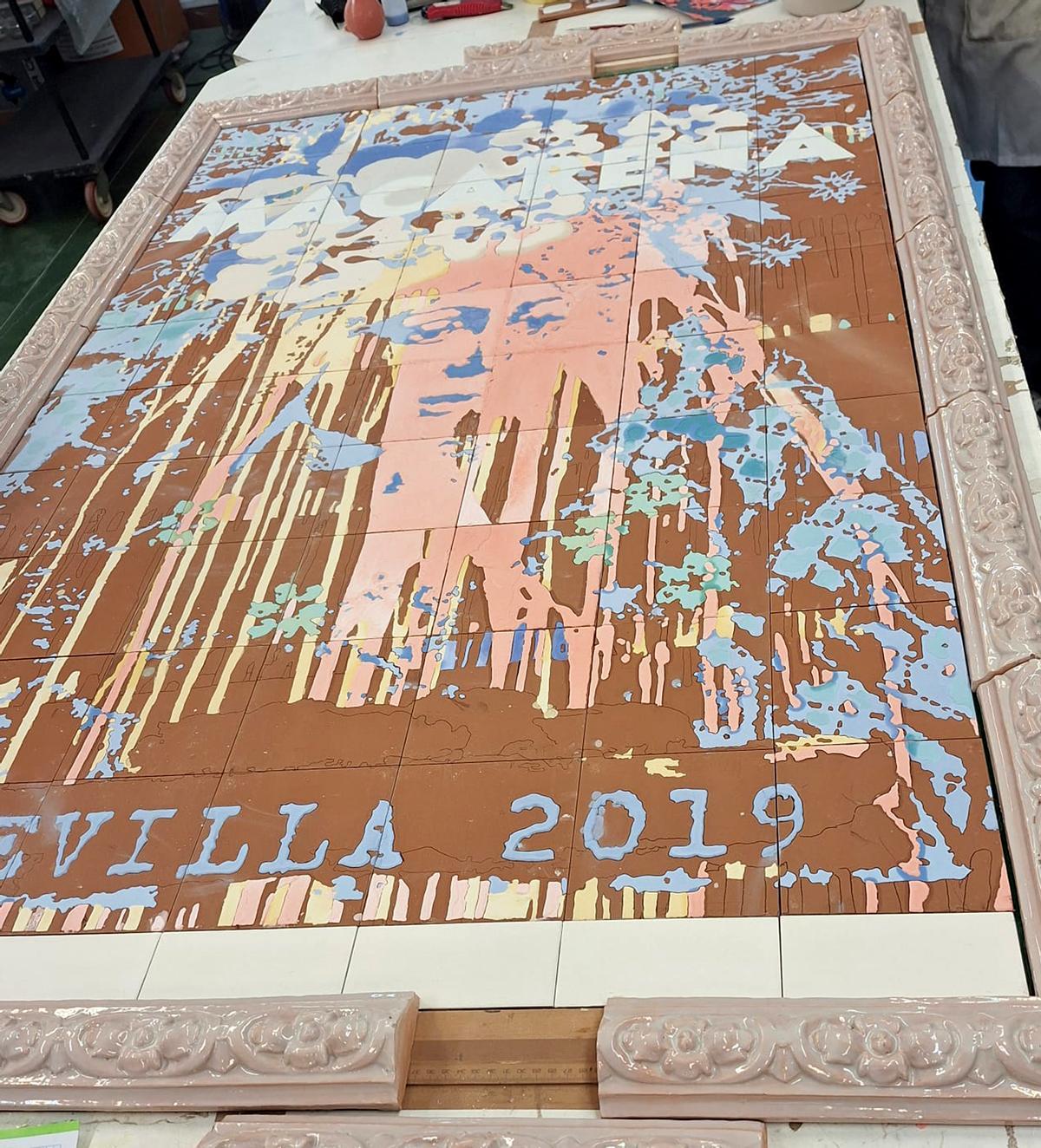 Las imágenes del nuevo retablo cerámico de la Macarena basado en la obra de Manolo Cuervo Las imágenes del nuevo retablo cerámico de la Macarena basado en la obra de Manolo Cuervo