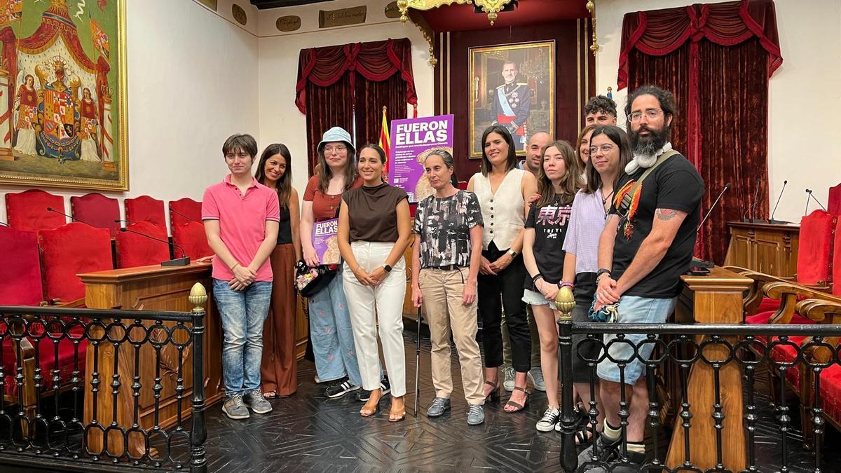 Alumnos del IES Misteri d'Elx y miembros del Museo Paleontológico de Elche son los responsables del nuevo cómic
